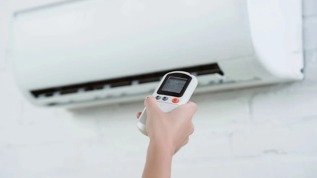 Ar condicionado split hi-wall com controle remoto